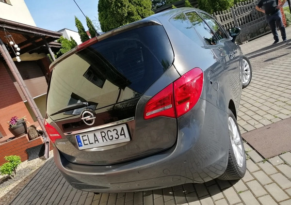 Opel Meriva cena 43700 przebieg: 92000, rok produkcji 2017 z Łask małe 497